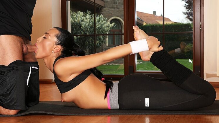 [FitnessRooms] - Fucking Flexibility with Anna Rose