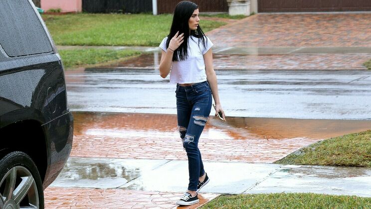 [StrandedTeens] - Shaved Pussy Outdoor Blowjob Fun - jmac - Sadie Blake