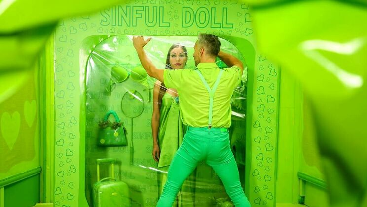 Angelica Heart's Green Passion