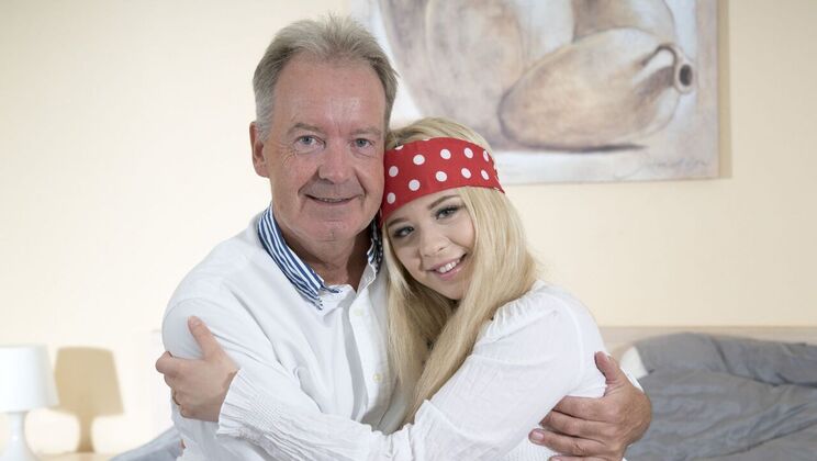 [Oldje] - Boris Fucks Petite Blonde - Boris - Anna Ray