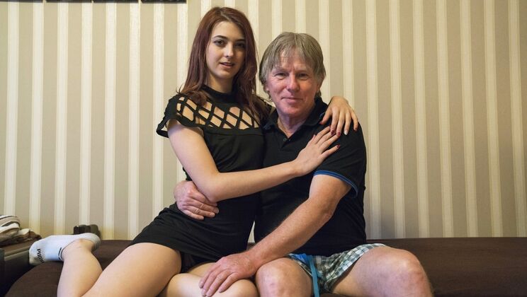 [Oldje] - Handjob and Blowjob in Tera's Redhead Divorce Romp - Tera Link - Felix