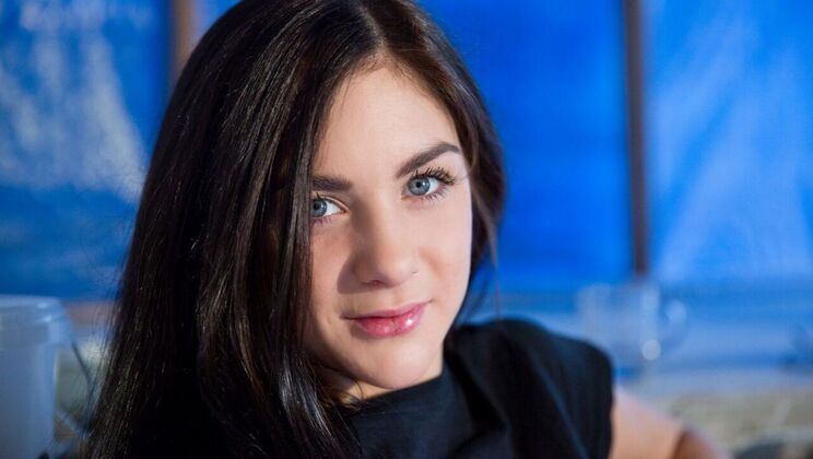 Deepthroat and Cum Swallowing with Young Stars