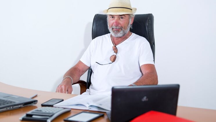 [Oldje] - Tattooed Blonde Gives Sexy Loan