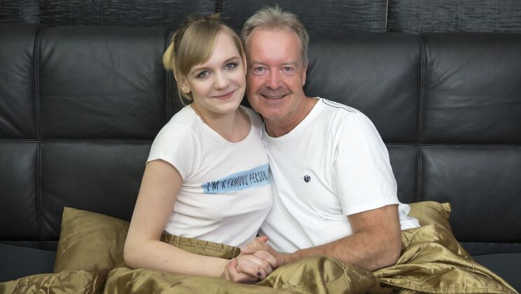 [Oldje] - Sex Deprived Slut Gets Satisfied