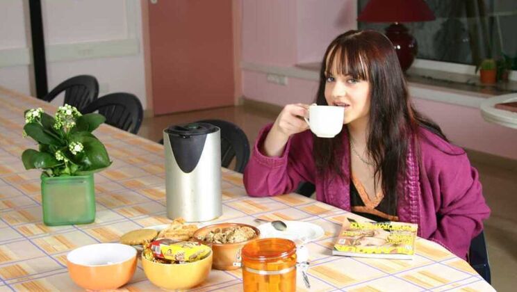 Natural Tits Anishka Sucks Hugh in The Gardener