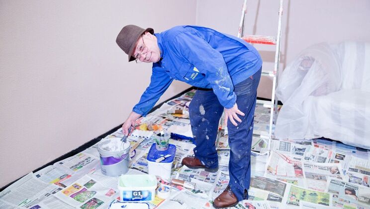 Meg's Magic Pussy: A Skinny Brunette's Striptease