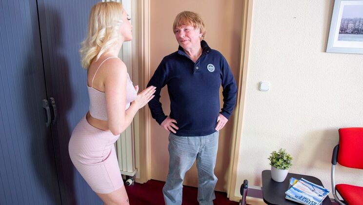 [Oldje] - Old Meets Young in Marilyn Sugar's Private Show