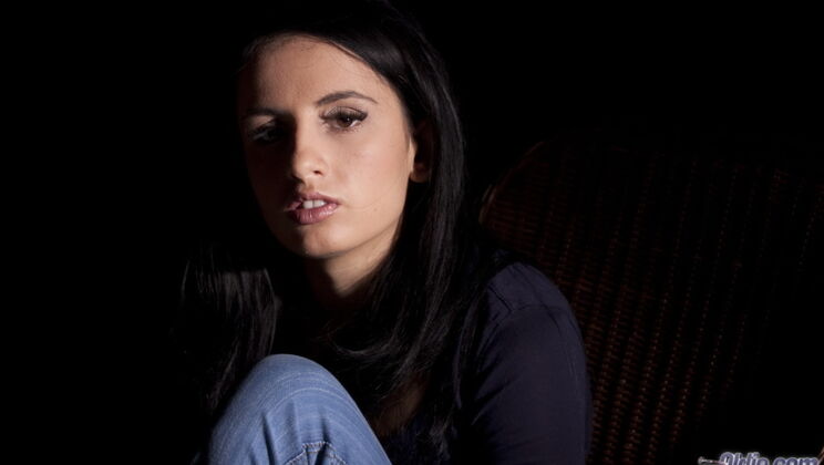 Karry's Pierced Pussy Gets Licked