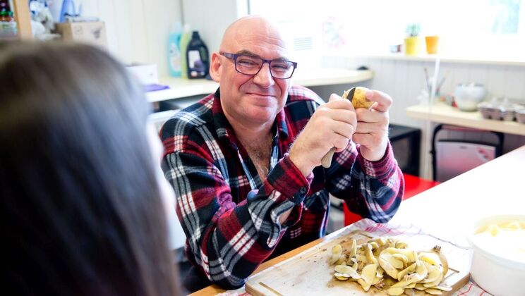 [Oldje] - Cum Swallowing with Jan and Brittney