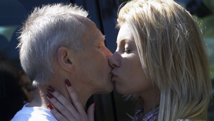 [Oldje] - Blonde Babe Car Wash - Donna Bell - Doug