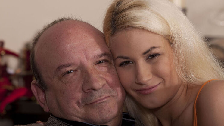 [Oldje] - French Girl Gets Doggystyle - Fialucci - Yenna