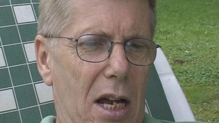 [Oldje] - Josephine's Naughty Nature Walk with Roger