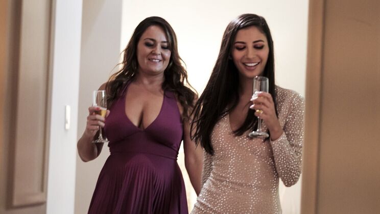 [SweetHeartVideo] - Medium Tits Lesbians Gianna Dior and Elexis Monroe - Gianna Dior - Elexis Monroe