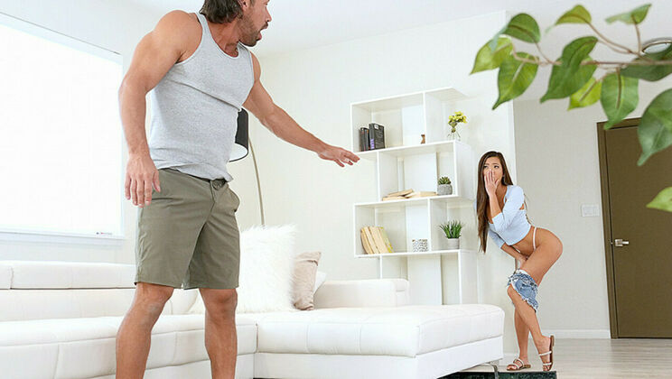 Vina Sky Gives Stepbody Massage