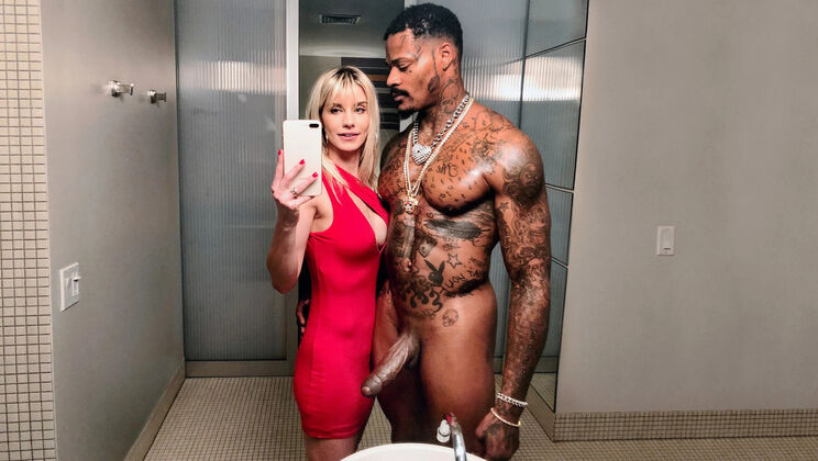 [BLACKEDRAW] - Creamy Surprise With My Husband