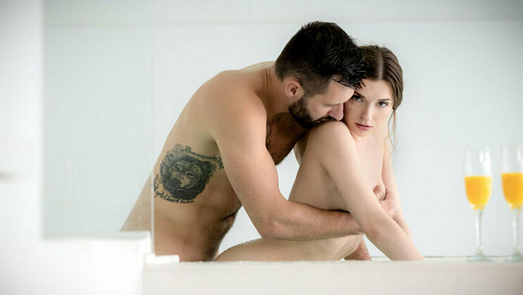 [SexArt] - Julietta's Gorgeous Ass and Toe Sucking Action - Julietta - Lando Ryder