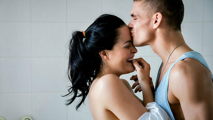 Close Up of Dolly's Pussy Licking