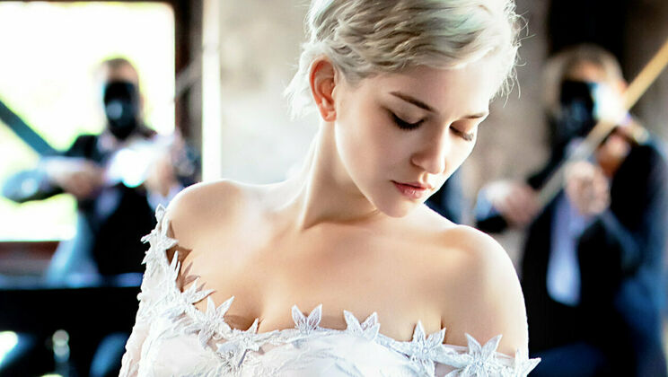 Couple's Passionate Kissing In The Shower