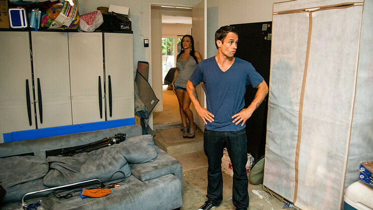 Brunette Jenna Presley Cum Swallowing with Mover