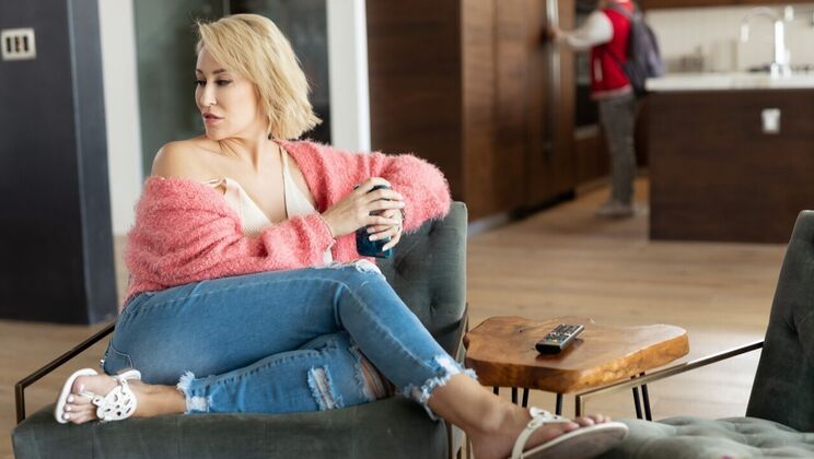 [FamilySinners] - Big Tits Stepmom Gets Cum on Tits - Ryan Keely - Joshua Lewis