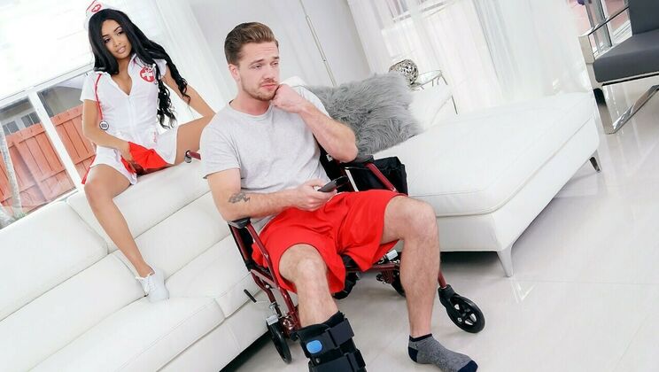 Good Head From a Naughty Nurse