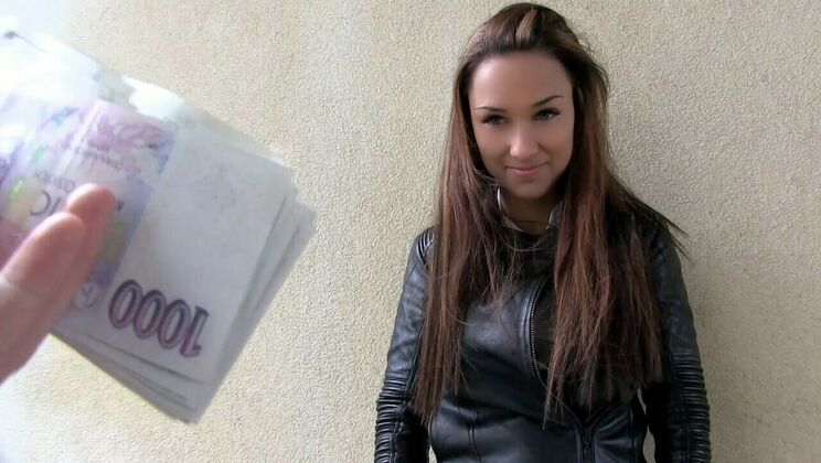 Hot Chick Victoria's Juicy Bottom