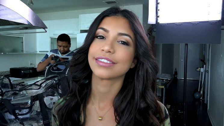 [TheSexScout] - Shaved Brunette Veronica Rodriguez Sucks - Veronica Rodriguez