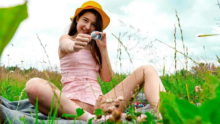 Jolie Butt's Shaved and Sexy Outdoor Adventure