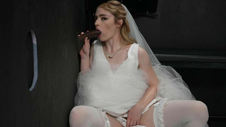 [GloryHole] - Petite Blonde Reese Robbins Loves Interracial Pussy to Mouth