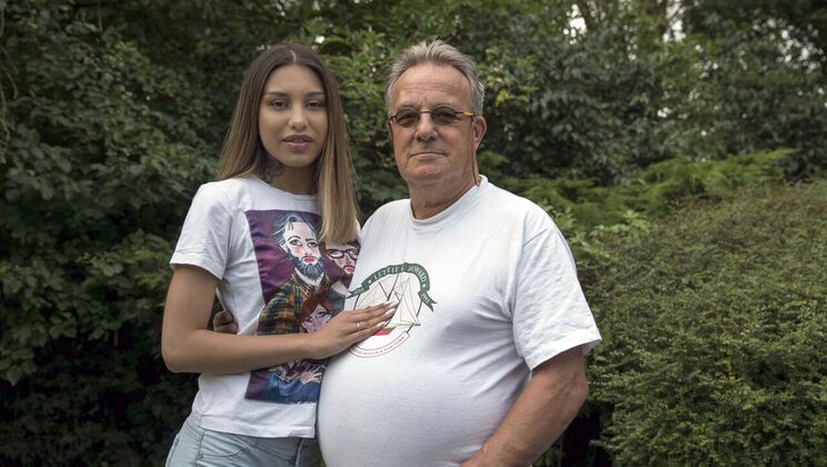 [Oldje] - Roxy Gives Harry a Handjob