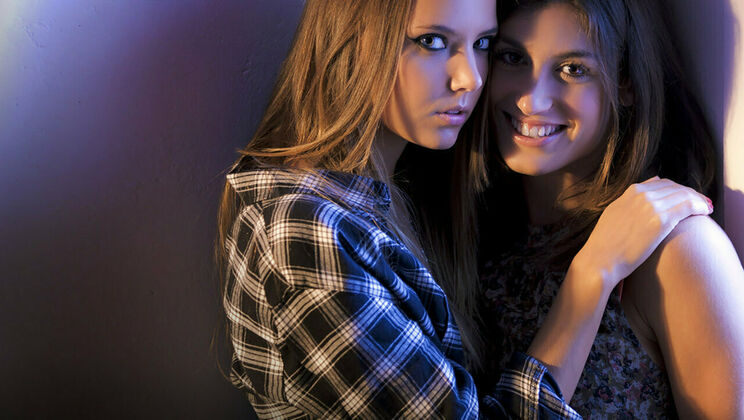 [SexArt] - Beautiful Lesbian Licking - Julia Roca - Mango A