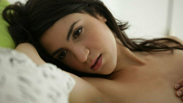 [SexArt] - Luna's Shaved Pussy Playtime - Luna