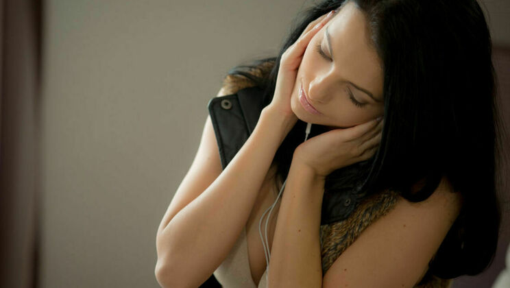 [SexArt] - Solo Action with Piercing - Sapphira A