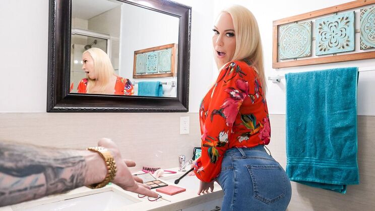 [MyPervyFamily] - Stepmom's Pussy to Mouth Pleasure Before Dad Returns - Mellanie Monroe - Nade Nasty