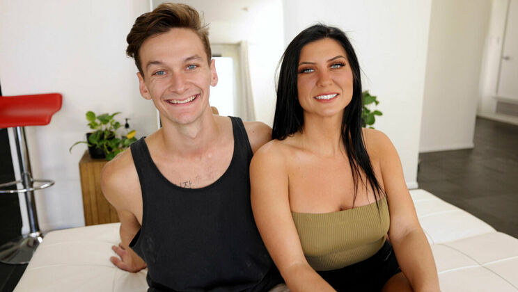 [HotGuysFuck] - Sexy Teen Veena Violetta Warms Up To Roman Austin's Big Dick - Veena Violetta - Roman Austin