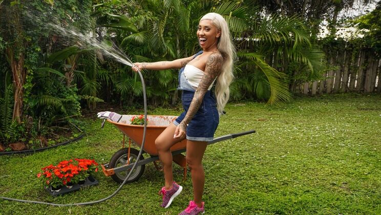 [RKPrime] - Beyond the Garden Fence - Logan Xander - Kona Jade