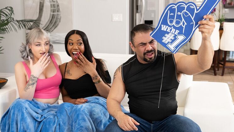 [TransAngels] - Tattooed Girls Get Dunked - Leilani Li - Haven Rose