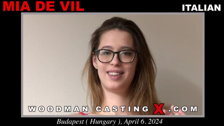 Mia De Vil Casting Blowjob