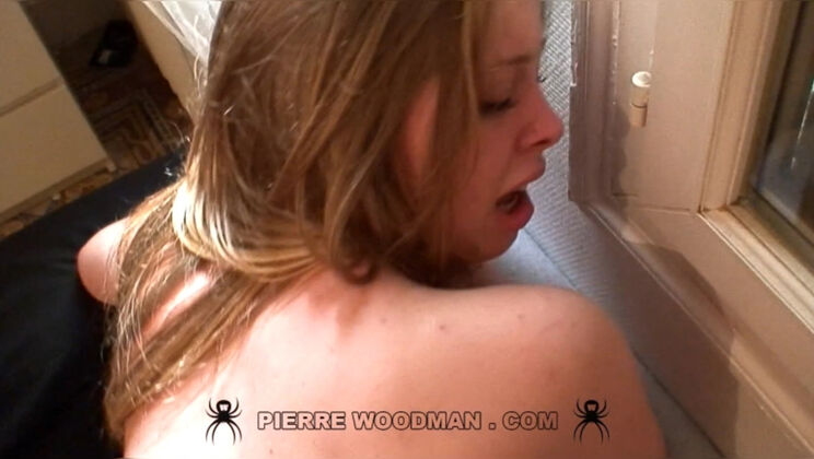 Holly Viya Small Tits Cumshot Action