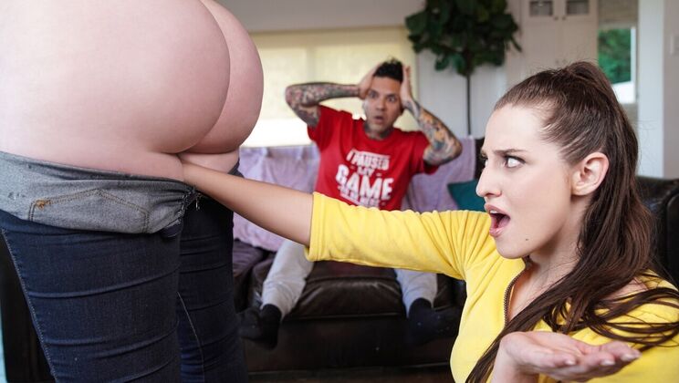 [Brazzers] - Big Tit Cosplay Cutie Gets Creampied - Small Hands - Aubree Valentine - Abigaiil Morris