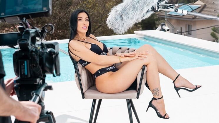 [Private] - A Brunette Bombshell: Clea Gaultier Talks Sex and More - Clea Gaultier