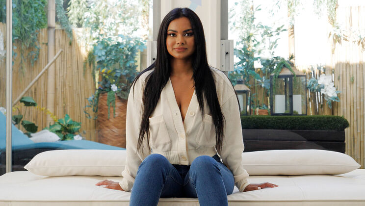 [NetGirl] - Sophia's Face Sitting Tryout