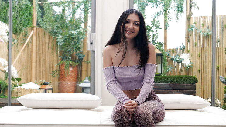 [NetGirl] - April's Blowjob Audition - April