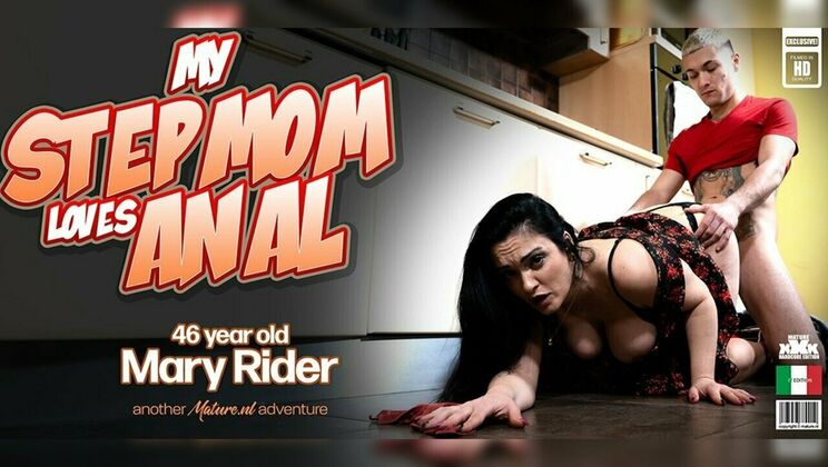 [Mature.nl] - Stepmom Mary Rider Gets Anal Fucked by Benny Banana in the Kitchen - Mary Rider - Benny Banana