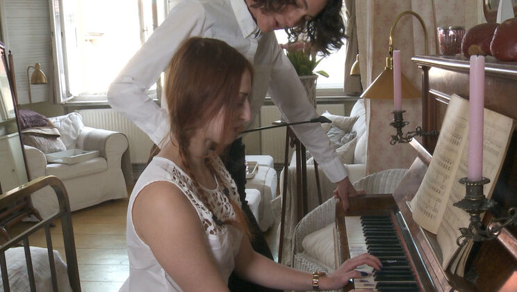 Fingering Frenzy with Lolo and Rococo