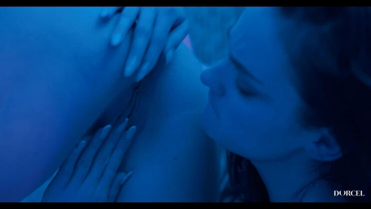 Women's Desire - Clara Mia and Alice Drake's Story