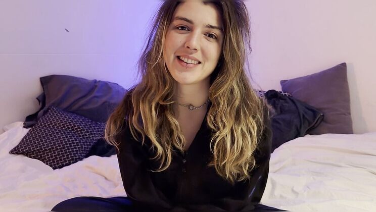 [Ersties] - Gia G Anal Trailer - Sarah's First Time - Gia G (Ersties)