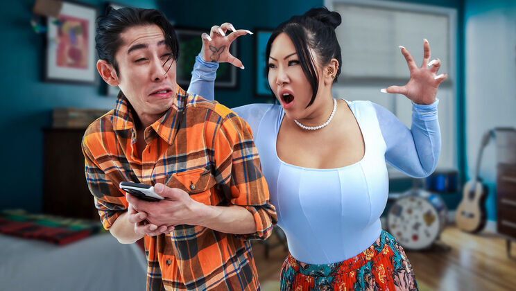 [TigerMoms] - Connie Perignon's Long Skirt Lifting Moment - David Lee - Connie Perignon