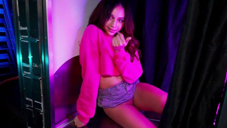 [He'sGotRizz] - Hot Handjob and Ass Fingering Show - Lucas Frost - June - Katerina Karson