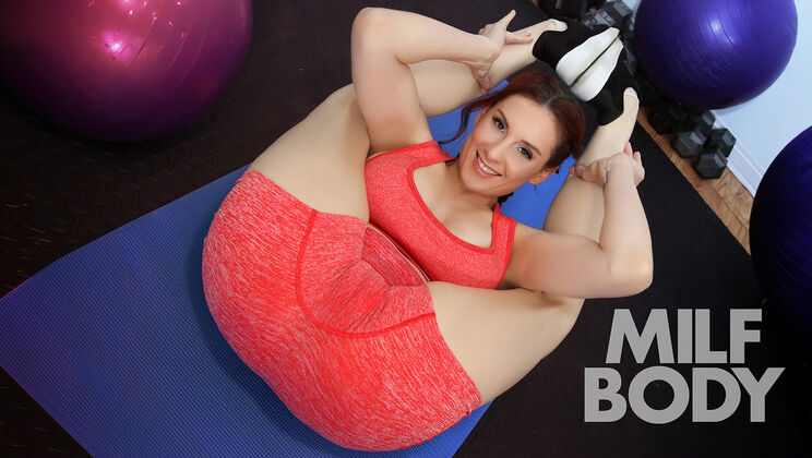 Fit Girl Kelly In Sportswear Gets Pussy Licked